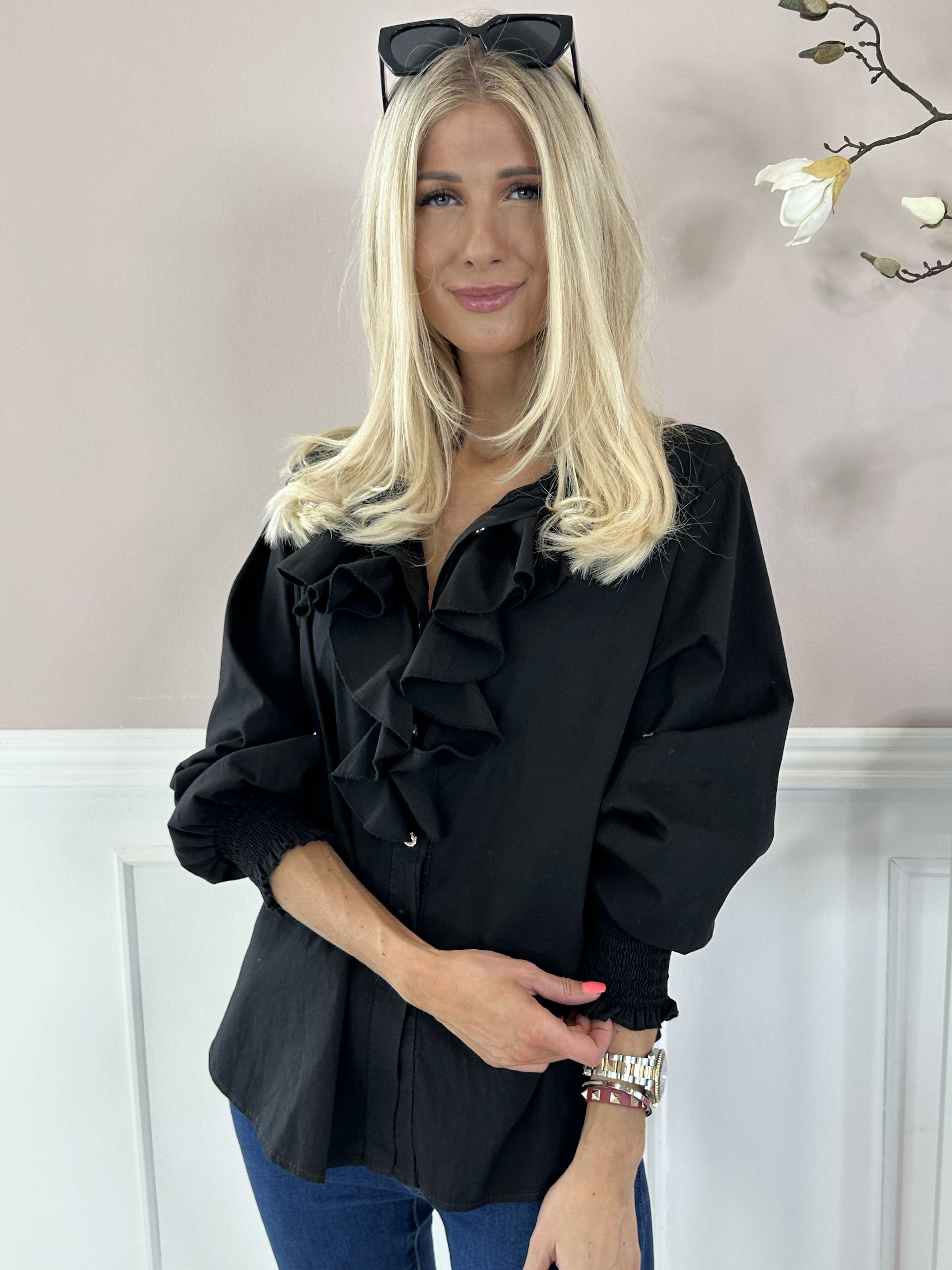 Hera - Skjorte med flæser ved brystet